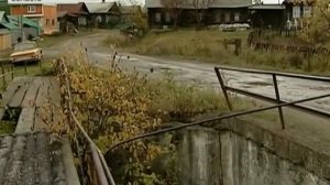 1 канал  Деревенская семья в Свердловской области подобрала бобрёнка