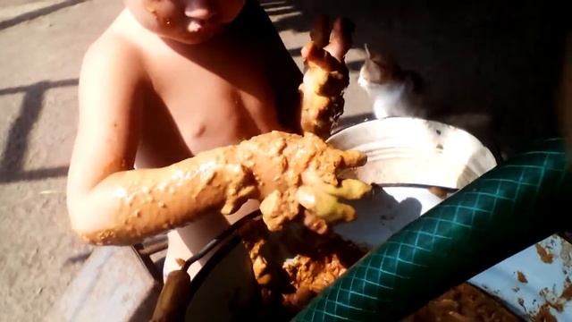 Мой брат Тимур ест пенку с яблочного сока смотреть онлайн
