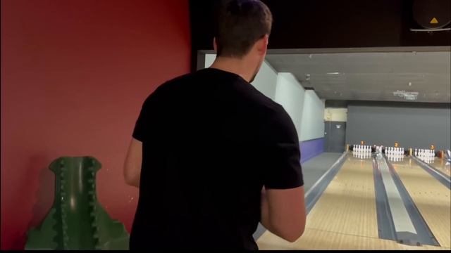 How To HOOK A Bowling Ball For Beginners смотреть онлайн