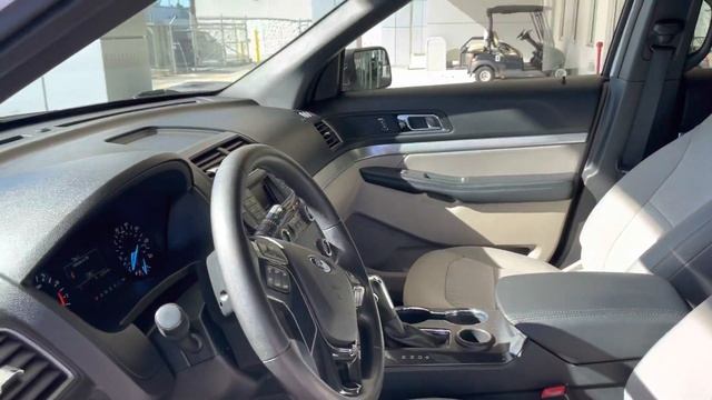2018 Ford Explorer Base смотреть онлайн