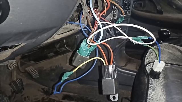 Не отключается вентилятор печки Дэу Нексия, а за одно выводим кнопку запуска стартёра. смотреть онлайн