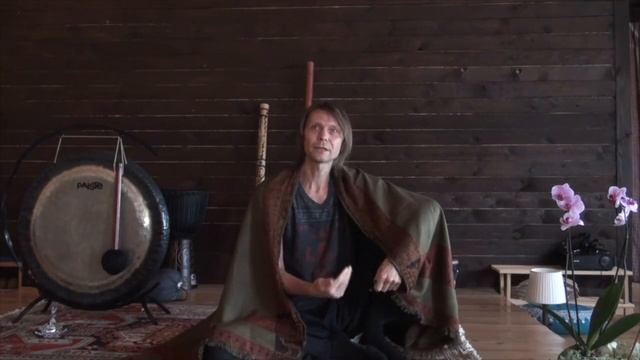 Семинар Сумирана в ретритном центре Папин Дом. Чтение биографии гуру Локенатха. 2018-05-04 смотреть онлайн