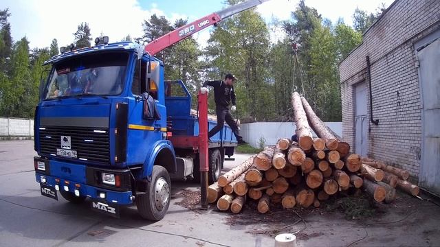 Погрузка леса манипулятором Част 1 смотреть онлайн