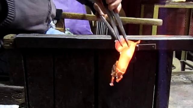 Как сделать фигуру лошадки из стекла смотреть онлайн