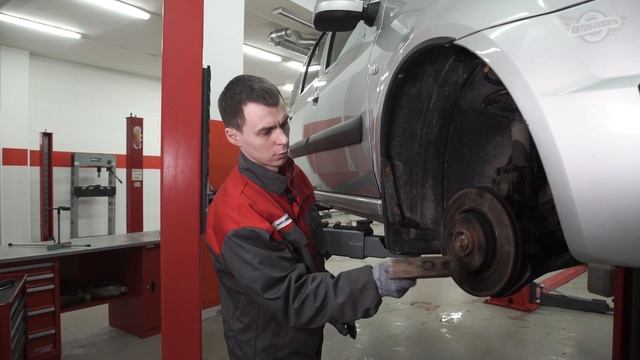 Замена передних тормозных дисков и колодок на LADA Largus смотреть онлайн