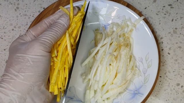 ТТОККУК на рыбном бульоне/#Новогодний_КОРЕЙСКИЙ_СУП с рисовыми клецками/떡국 смотреть онлайн