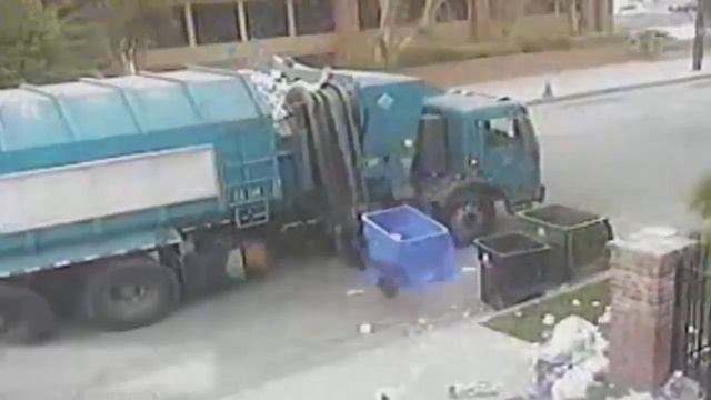 Сверхбыстрый мусоровоз смотреть онлайн