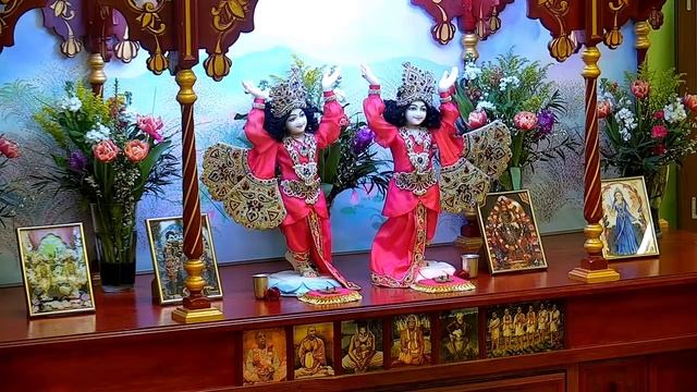 "Таинственная философия Бхагавад Гиты", день-1й. Е.М. Говардхан Гопал Прабху 19.03.2018г. смотреть онлайн