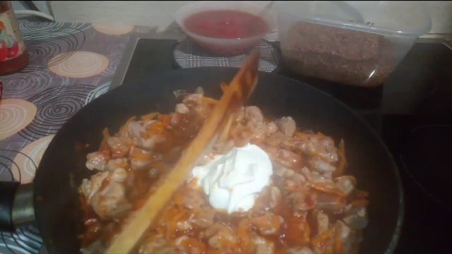 Быстрый обед или ужин. Гречка с мясом и овощной подливой. смотреть онлайн