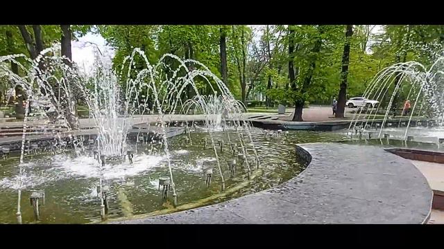 ВОЗДУШНЫЕ ТРЕВОГИ НАД КИЕВОМ НЕ УТИХАЮТ...НО ЖИЗНЬ ИДЕТ СВОИМ ЧЕРЕДОМ! смотреть онлайн