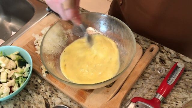 Фриттата это не омлет | ПИЦЦА на сковороде | Cheap and Fast Breakfast for the Family. Ivan Kas смотреть онлайн