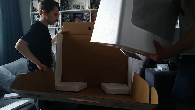 Распаковка нового iMac смотреть онлайн