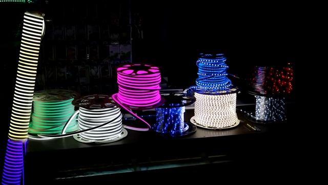 Светодиодные гирлянды, гибкий неон и дюралайт, елочные игрушки и елки смотреть онлайн