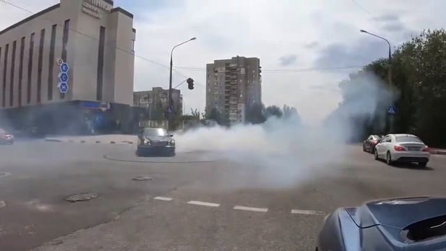 E55 AMG Mercedes-Benz Drift смотреть онлайн