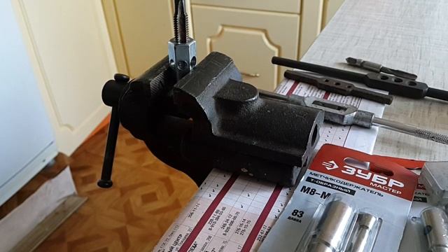 Как нарезать резьбуподбор метчиков и свёрлсамодельный метчикодержатель.