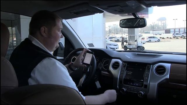 Setting Up Bluetooth in the 2014 Toyota Tundra смотреть онлайн