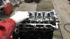 Двигатель 5Е фильм 7 часть 1 установка распредвалов. Engine 5E film 7, installation of camshafts.