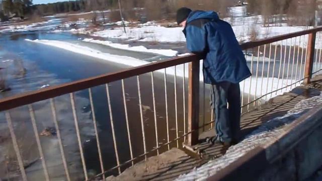 Село Круглыжи весной, река Матюг перед впадением в реку Ветлугу. Свечинский район. смотреть онлайн