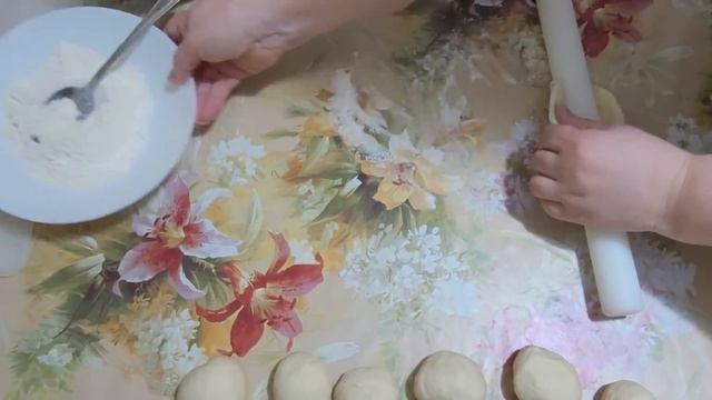 Кутабы (лепёшки с мясом). смотреть онлайн
