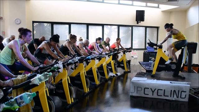 Le nuove BIKE di TECHNOGYM nella special Class a Energia wellness & fitness смотреть онлайн