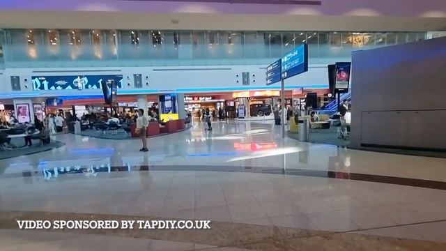 Dubai International Airport (DXB) Terminal 1 - ?? UAE - Walking & Boarding Tour смотреть онлайн