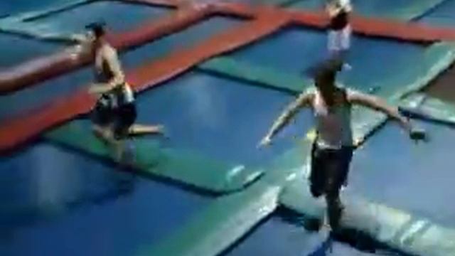 тренировки на батутах с олимпийской школе training on trampolines with Olympic School смотреть онлайн