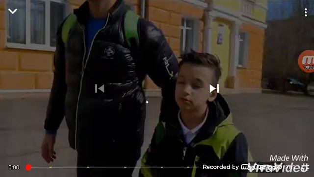 Какая песня звучит в голове Ксандера Шакадеры смотреть онлайн
