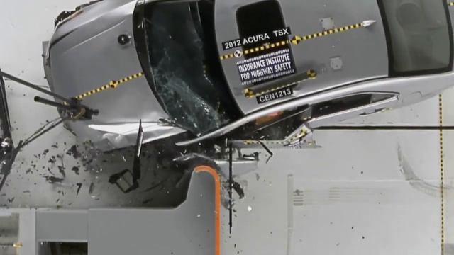CRASH TEST IIHS: 2012 Acura TSX Small Overlap Test (Overall evaluation: Marginal) смотреть онлайн