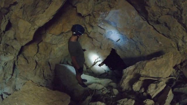 Ртутные штольни. Киноварь в пещере. Ильский. Дербентская. Велопоездки нашей семьи. Трое с камерой смотреть онлайн