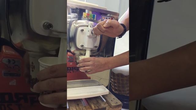 Фризер для мягкого мороженого JEJU BQ108 Y1