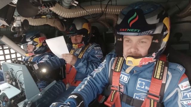 Не скучай на самоизоляции. Прыгай в кабину раллийного КАМАЗа. Стань виртуальным членом экипажа! смотреть онлайн