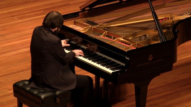 Alexander Korsantia plays Haydn Sonata Hob. XVI:49 and Minuet (Live) in HD смотреть онлайн