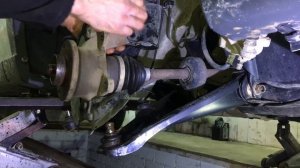 Замена переднего ступичного подшипника на Lada Largus.