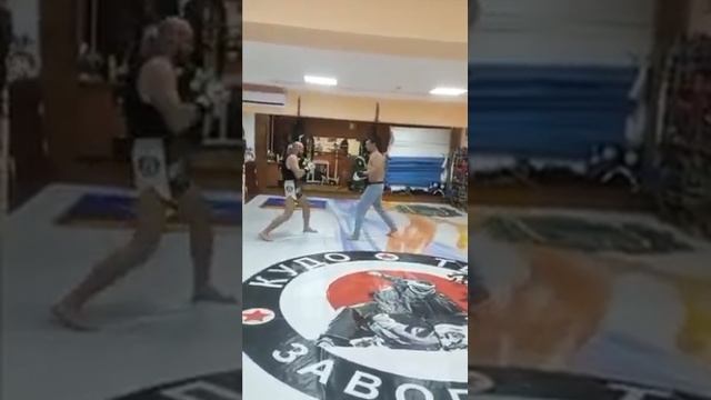 тренировочный процесс #кикбоксинг #темп #gym смотреть онлайн