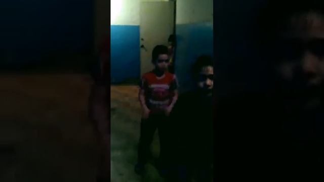 Танец Yum Yum с другом смотреть онлайн