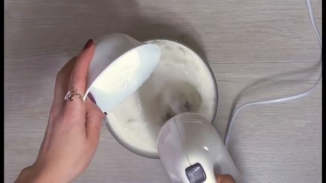 Крем взбитые сливки с сахарной пудрой смотреть онлайн