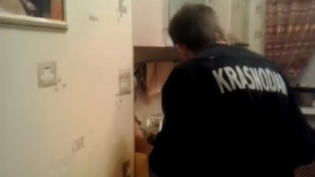 Мой брат моет посуду)) смотреть онлайн