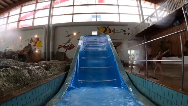 Jump Waterslide at Aquapark Wrocław Poland (High Fly Slide) смотреть онлайн