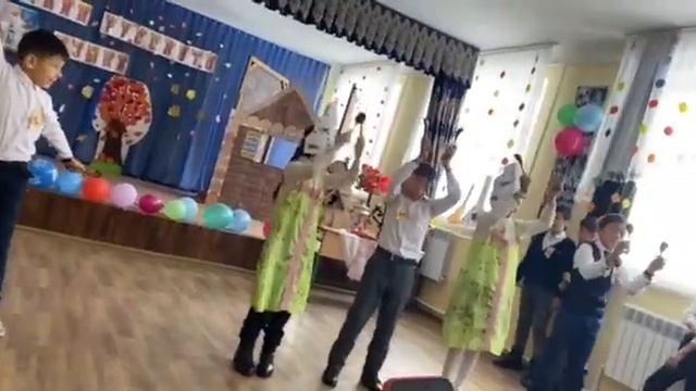 @"Танец с ложками". 5 класс. смотреть онлайн