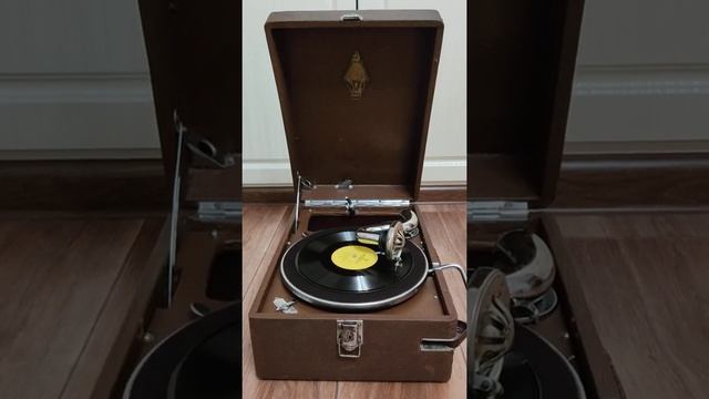 Патефон Молот смотреть онлайн