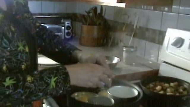 Eggs Benedict смотреть онлайн