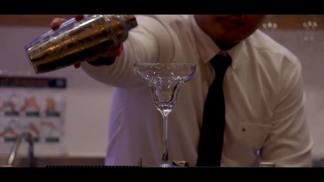 Cocktails Art Show of Signature Drink, Le Kree Passion, La Véranda Café & Bistro, Le Kree Hotel смотреть онлайн