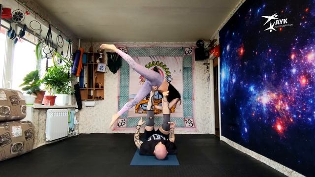 Revers High Ninja Star (акройога в Калуге) смотреть онлайн