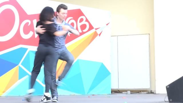 Василий Ляшев и Елена Першина - кизомба на Крестовском смотреть онлайн