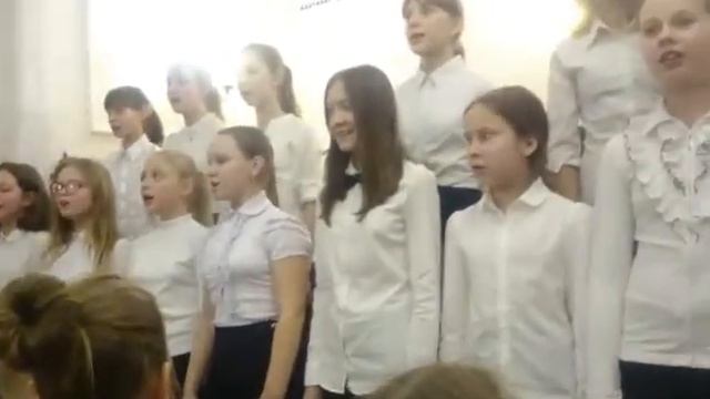Старший хор поёт (не я) смотреть онлайн