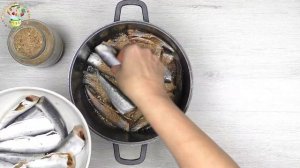 Шпроты из салаки по домашнему. Рецепт с чаем.