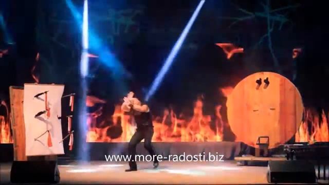 Экстрим шоу метатель ножей смотреть онлайн