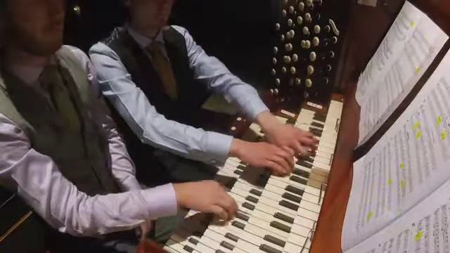 Andrew Forbes & Joseph Beech play 'Jupiter' (The Planets, Holst) organ duet – Usher Hall, Edinburgh смотреть онлайн