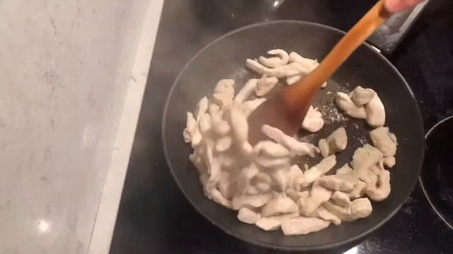 Курица С Макаронами И Сливочным Соусом #макароны смотреть онлайн