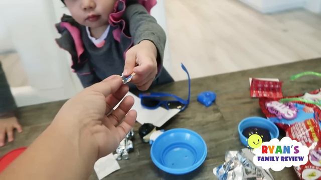 Ryan Emma and Kate Open Mini Surprise Eggs with toys for kids!!!! смотреть онлайн
